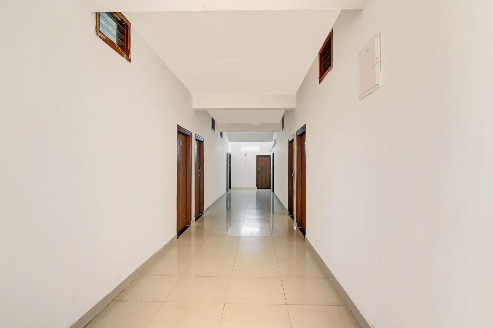 Super Collection O Madikeri City Center Near Ksrtc Bus Stand Coorg Formerly Hotel Ragsys Exterior photo