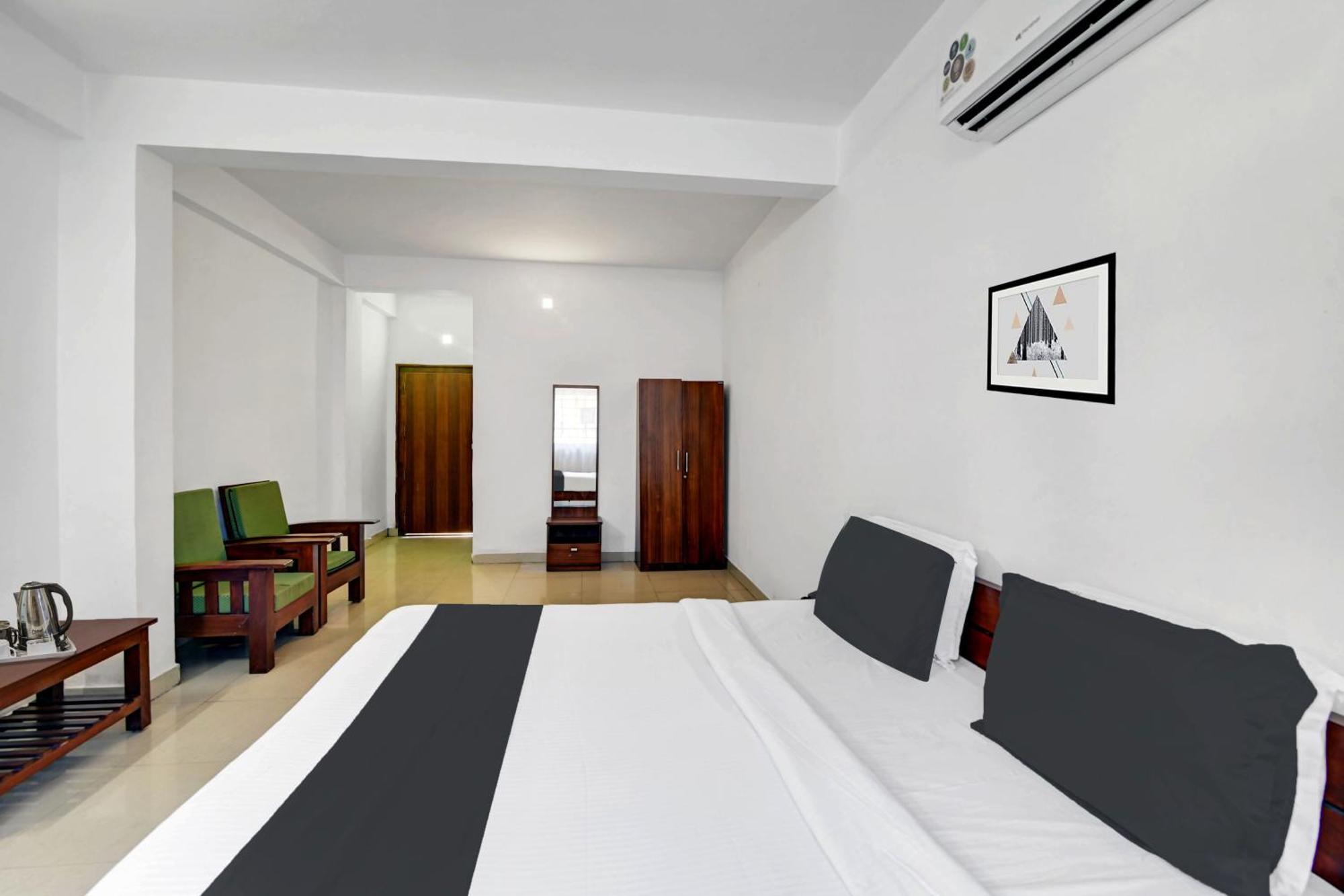 Super Collection O Madikeri City Center Near Ksrtc Bus Stand Coorg Formerly Hotel Ragsys Exterior photo