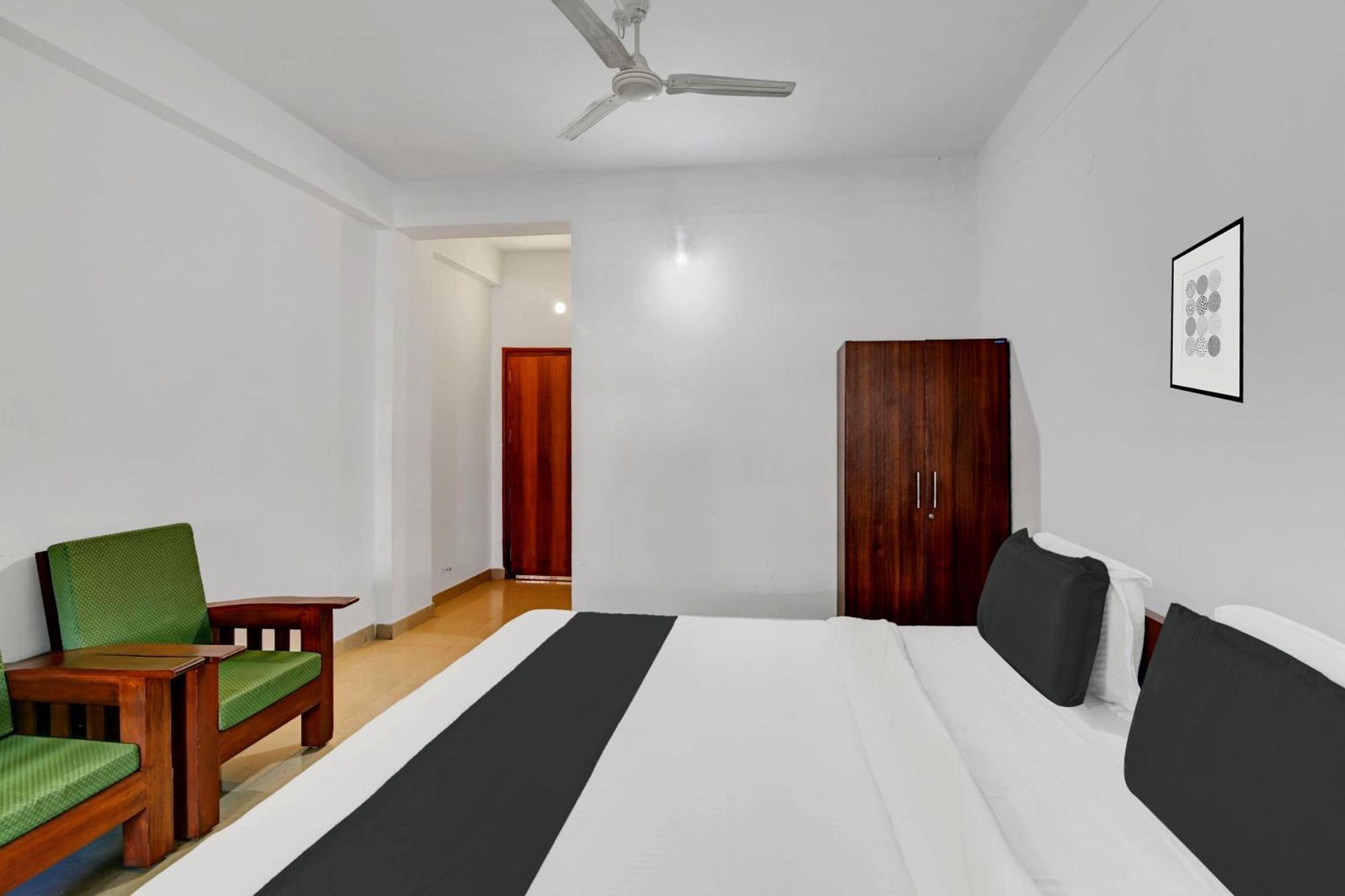 Super Collection O Madikeri City Center Near Ksrtc Bus Stand Coorg Formerly Hotel Ragsys Exterior photo