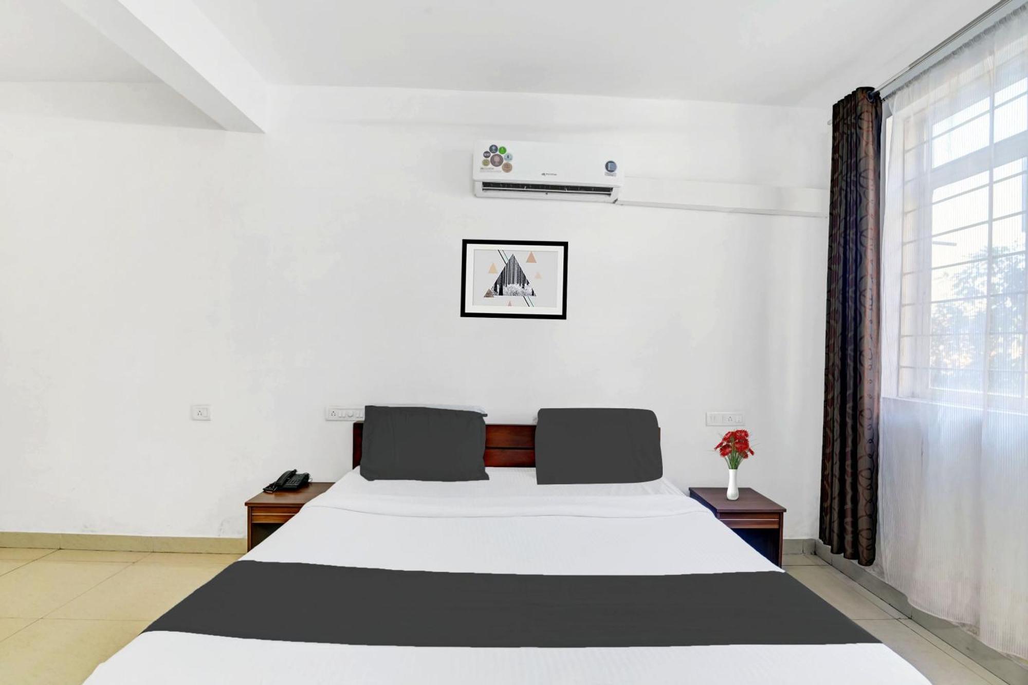 Super Collection O Madikeri City Center Near Ksrtc Bus Stand Coorg Formerly Hotel Ragsys Exterior photo