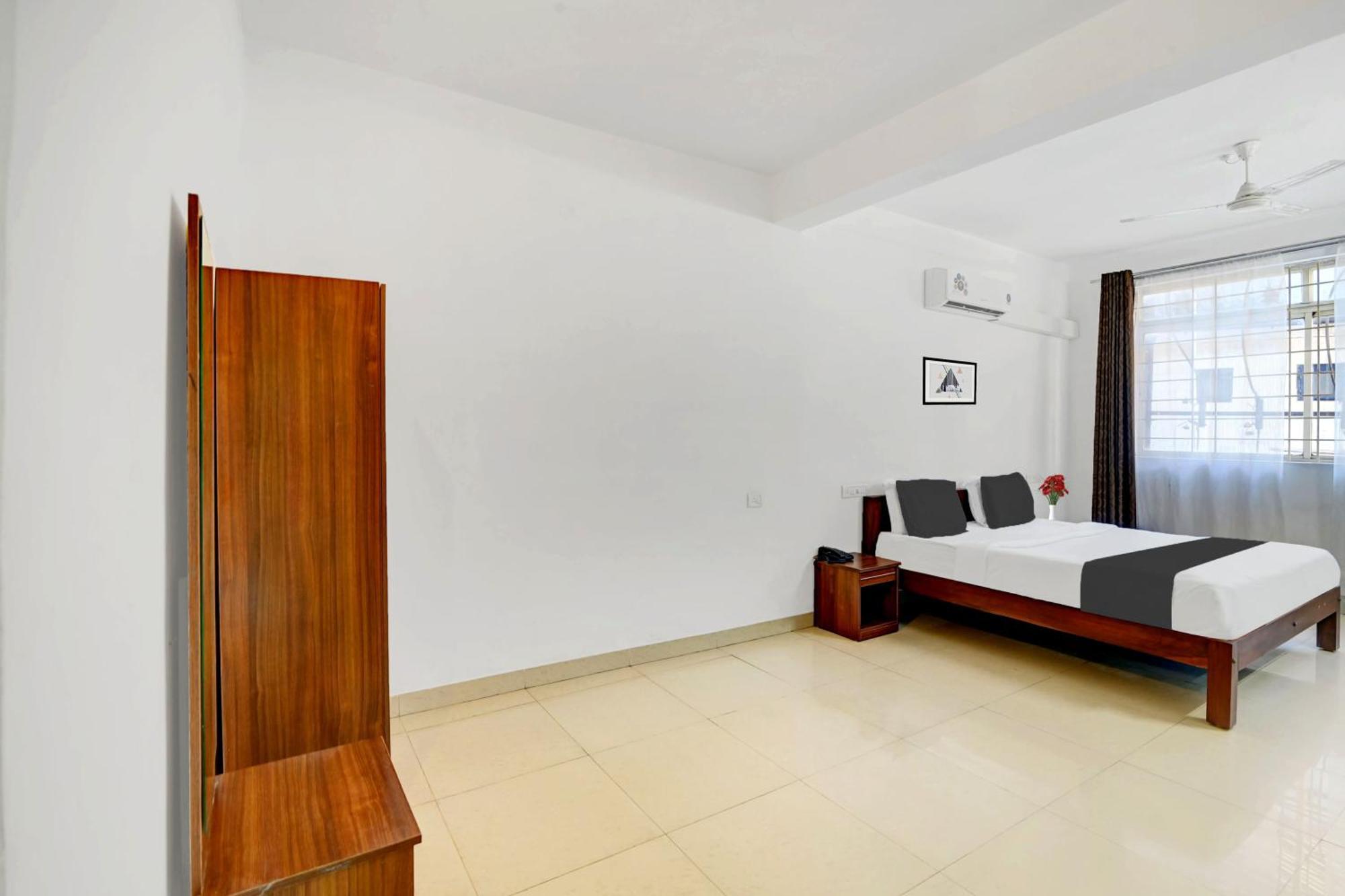 Super Collection O Madikeri City Center Near Ksrtc Bus Stand Coorg Formerly Hotel Ragsys Exterior photo